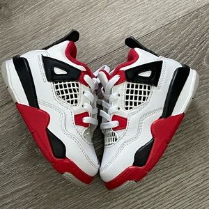 Jordan 4 Fire Red size 5C